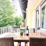 Апартаменты 2 Schlafzimmer Mit Balkon Und Privatem Stellplatz Unmittelbar An Der Mosel Fuer Bis Zu 8 Gaeste Кобленц