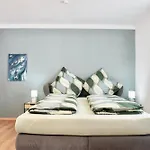Апартаменты 2 Schlafzimmer Mit Balkon Und Privatem Stellplatz Unmittelbar An Der Mosel Fuer Bis Zu 8 Gaeste *