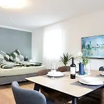 2 Schlafzimmer Mit Balkon Und Privatem Stellplatz Unmittelbar An Der Mosel Fuer Bis Zu 8 Gaeste * Кобленц
