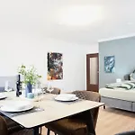 2 Schlafzimmer Mit Balkon Und Privatem Stellplatz Unmittelbar An Der Mosel Fuer Bis Zu 8 Gaeste Апартаменты