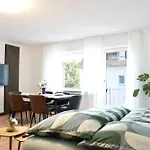 2 Schlafzimmer Mit Balkon Und Privatem Stellplatz Unmittelbar An Der Mosel Fuer Bis Zu 8 Gaeste Апартаменты