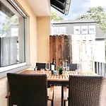 2 Schlafzimmer Mit Balkon Und Privatem Stellplatz Unmittelbar An Der Mosel Fuer Bis Zu 8 Gaeste Апартаменты Кобленц