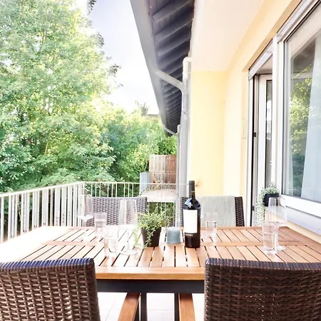 Apartment 2 Schlafzimmer Mit Balkon Und Privatem Stellplatz Unmittelbar An Der Mosel Fuer Bis Zu 8 Gaeste Koblenz (Rhineland-Palatinate)