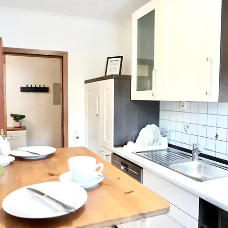 Neu I 2 Schlafzimmer Fuer Bis Zu 8 Gaeste Mit Schoenem Balkon Und Privatem Stellplatz Unmittelbar An Der Mosel アパート *