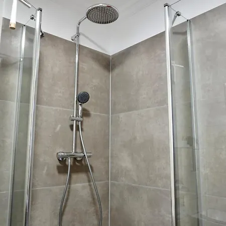 Apartamento 2 Schlafzimmer Mit Balkon Und Privatem Stellplatz Unmittelbar An Der Mosel Fuer Bis Zu 8 Gaeste Coblença