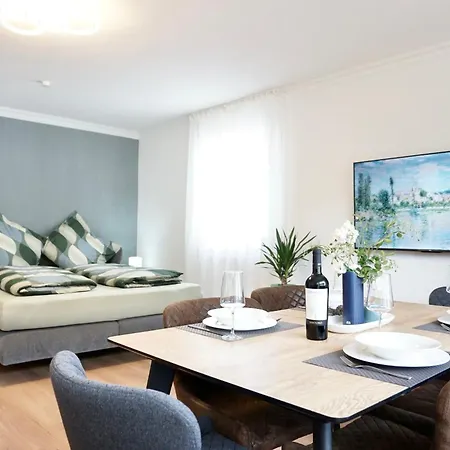 Neu I 2 Schlafzimmer Fuer Bis Zu 8 Gaeste Mit Schoenem Balkon Und Privatem Stellplatz Unmittelbar An Der Mosel * コブレンツ