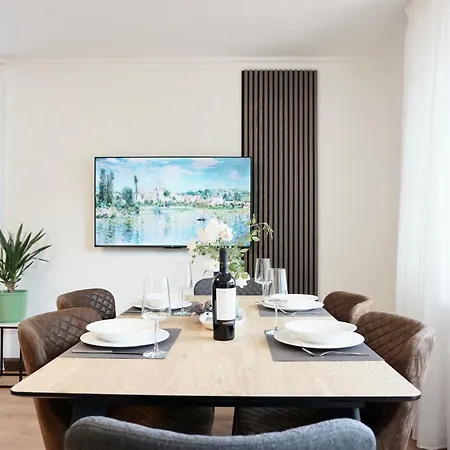 2 Schlafzimmer Mit Balkon Und Privatem Stellplatz Unmittelbar An Der Mosel Fuer Bis Zu 8 Gaeste *