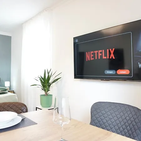 2 Schlafzimmer Mit Balkon Und Privatem Stellplatz Unmittelbar An Der Mosel Fuer Bis Zu 8 Gaeste * Coblença