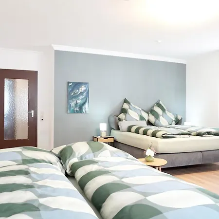 2 Schlafzimmer Mit Balkon Und Privatem Stellplatz Unmittelbar An Der Mosel Fuer Bis Zu 8 Gaeste Apartamento *