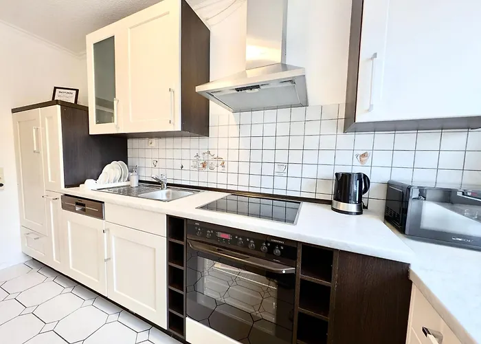 Daire 2 Schlafzimmer Mit Balkon Und Privatem Stellplatz Unmittelbar An Der Mosel Fuer Bis Zu 8 Gaeste Koblenz (Rhineland-Palatinate)