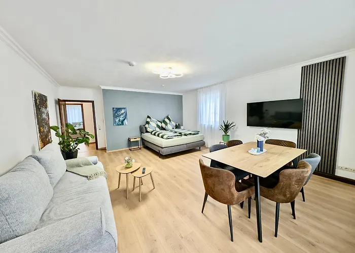 Apartment NEU I 2 Schlafzimmer für bis zu 8 Gäste mit schönem Balkon und privatem Stellplatz unmittelbar an der Mosel *