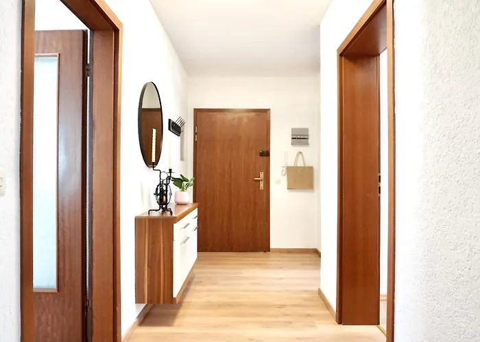 NEU I 2 Schlafzimmer für bis zu 8 Gäste mit schönem Balkon und privatem Stellplatz unmittelbar an der Mosel Apartment