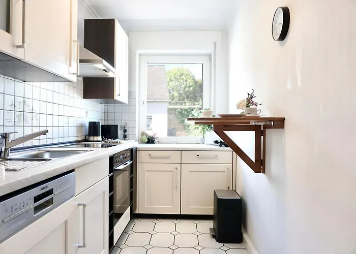 NEU I 2 Schlafzimmer für bis zu 8 Gäste mit schönem Balkon und privatem Stellplatz unmittelbar an der Mosel Apartment *