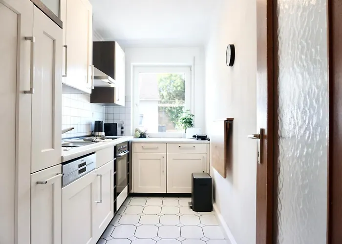 NEU I 2 Schlafzimmer für bis zu 8 Gäste mit schönem Balkon und privatem Stellplatz unmittelbar an der Mosel Apartment