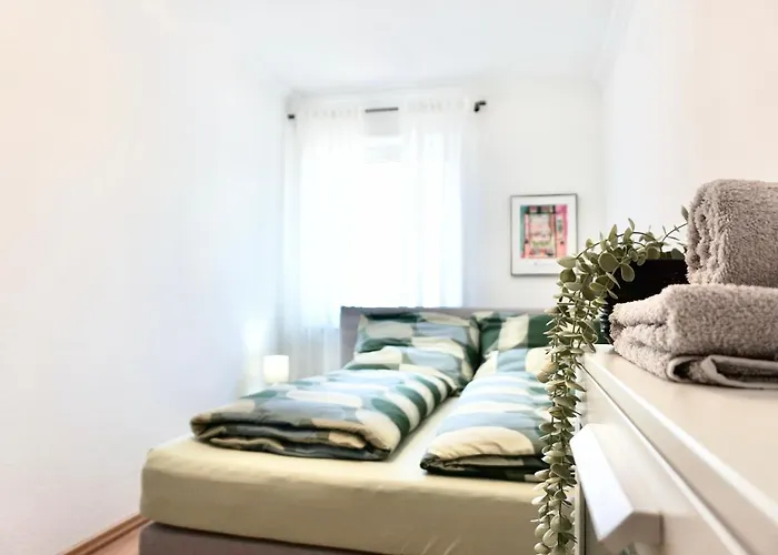 NEU I 2 Schlafzimmer für bis zu 8 Gäste mit schönem Balkon und privatem Stellplatz unmittelbar an der Mosel Apartment