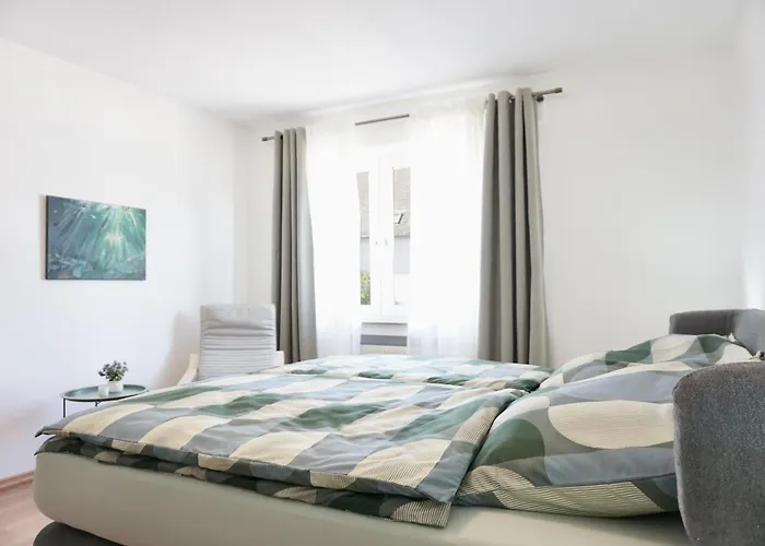 NEU I 2 Schlafzimmer für bis zu 8 Gäste mit schönem Balkon und privatem Stellplatz unmittelbar an der Mosel Koblenz (Rhineland-Palatinate)