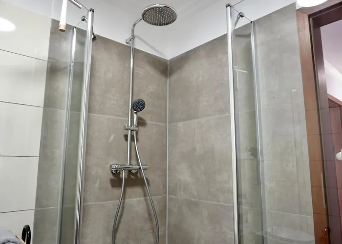 Apartment NEU I 2 Schlafzimmer für bis zu 8 Gäste mit schönem Balkon und privatem Stellplatz unmittelbar an der Mosel Koblenz (Rhineland-Palatinate)