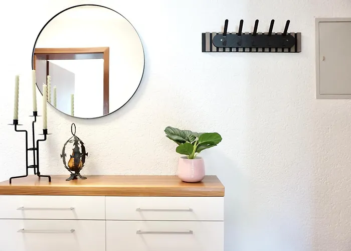 NEU I 2 Schlafzimmer für bis zu 8 Gäste mit schönem Balkon und privatem Stellplatz unmittelbar an der Mosel Apartment *