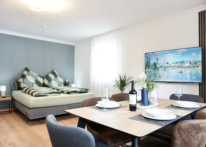 NEU I 2 Schlafzimmer für bis zu 8 Gäste mit schönem Balkon und privatem Stellplatz unmittelbar an der Mosel * Koblenz (Rhineland-Palatinate)