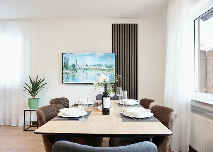 2 Schlafzimmer Mit Balkon Und Privatem Stellplatz Unmittelbar An Der Mosel Fuer Bis Zu 8 Gaeste *