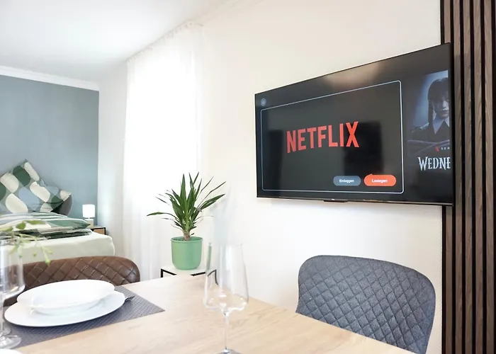 NEU I 2 Schlafzimmer für bis zu 8 Gäste mit schönem Balkon und privatem Stellplatz unmittelbar an der Mosel * Koblenz (Rhineland-Palatinate)