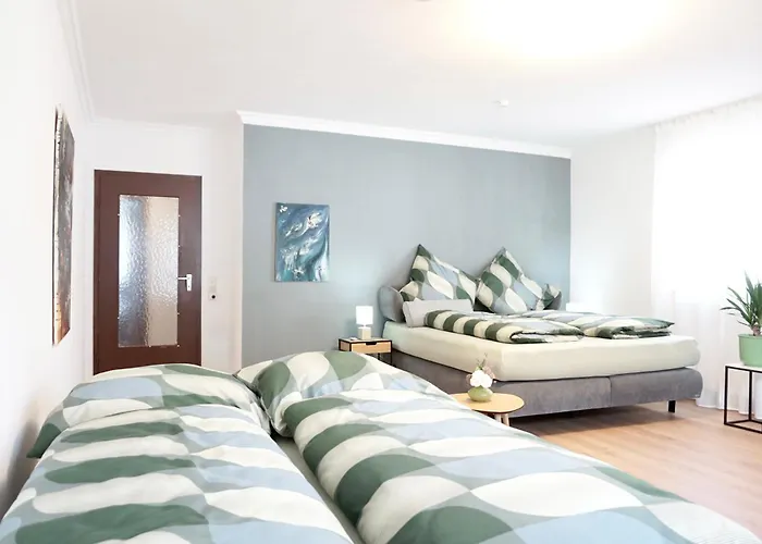 NEU I 2 Schlafzimmer für bis zu 8 Gäste mit schönem Balkon und privatem Stellplatz unmittelbar an der Mosel Apartment *