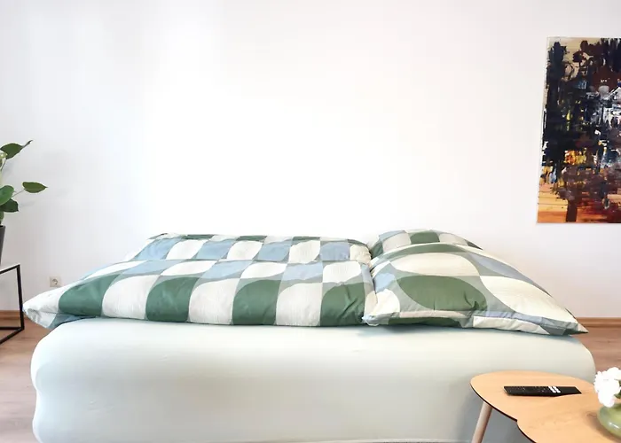 NEU I 2 Schlafzimmer für bis zu 8 Gäste mit schönem Balkon und privatem Stellplatz unmittelbar an der Mosel Koblenz (Rhineland-Palatinate)