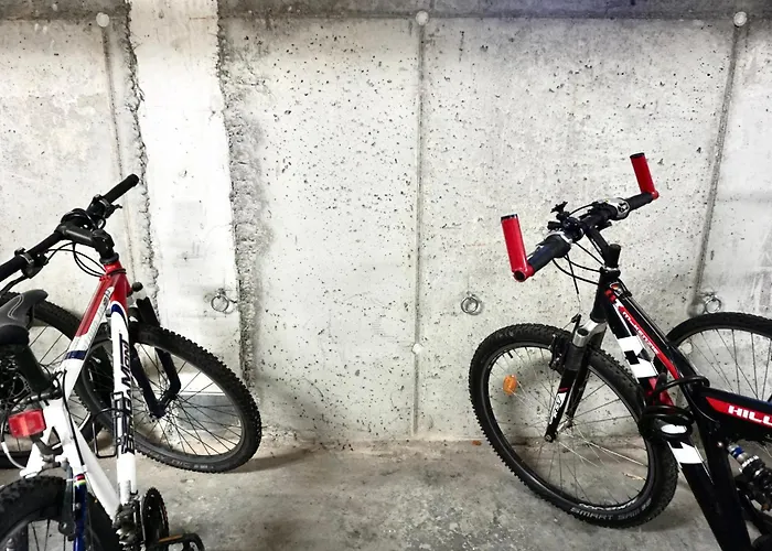 Apartment NEU I 2 Schlafzimmer für bis zu 8 Gäste mit schönem Balkon und privatem Stellplatz unmittelbar an der Mosel *