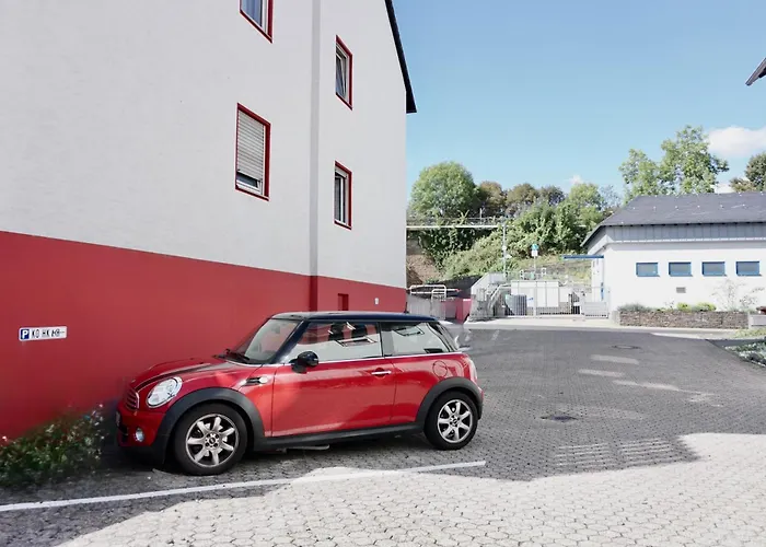 Daire 2 Schlafzimmer Mit Balkon Und Privatem Stellplatz Unmittelbar An Der Mosel Fuer Bis Zu 8 Gaeste Koblenz (Rhineland-Palatinate)