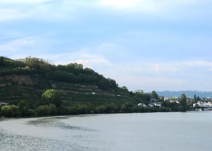 Daire 2 Schlafzimmer Mit Balkon Und Privatem Stellplatz Unmittelbar An Der Mosel Fuer Bis Zu 8 Gaeste Koblenz (Rhineland-Palatinate)